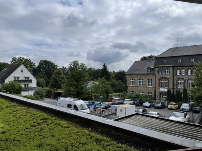 Blick aus dem Büro mit Balkon