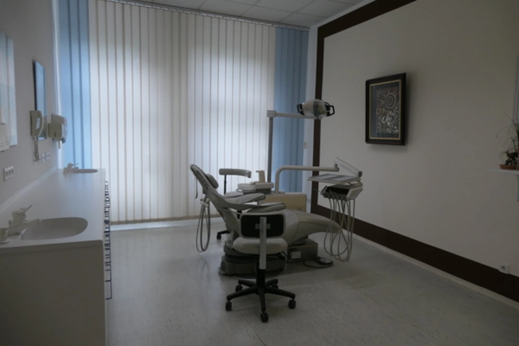 BHZ 2 mit A-dec und Dental EZ