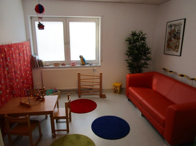BHZ 4 (noch als Kinderwartezimmer genutzt)