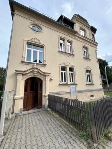 Frontansicht Praxisgebäude 